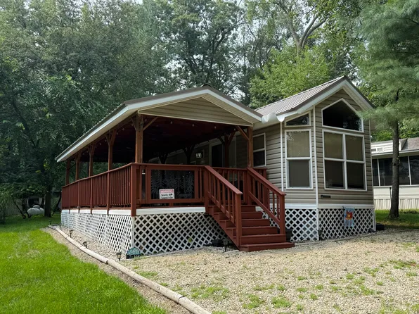 7-149 Woodhaven Lakes, Sublette, IL 61367