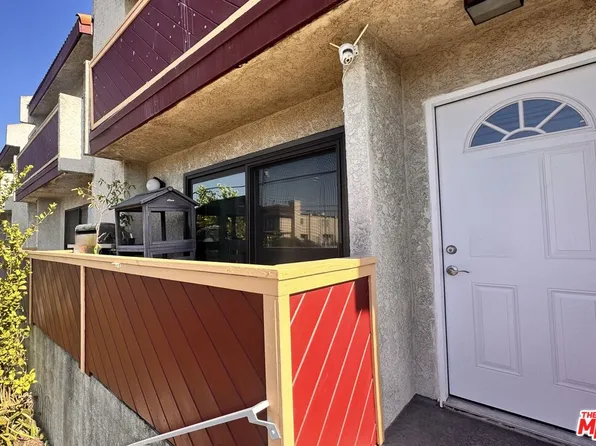 15554 Parthenia St Unit 8, North Hills, CA 91343