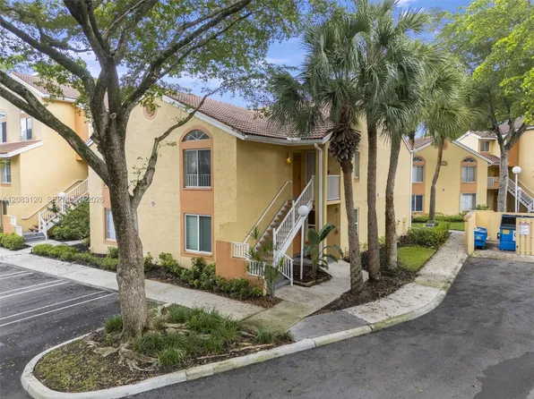 1076 Coral Club Dr, Pompano Beach, FL