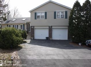 2235 Sunset Dr, Inverness, IL 60067