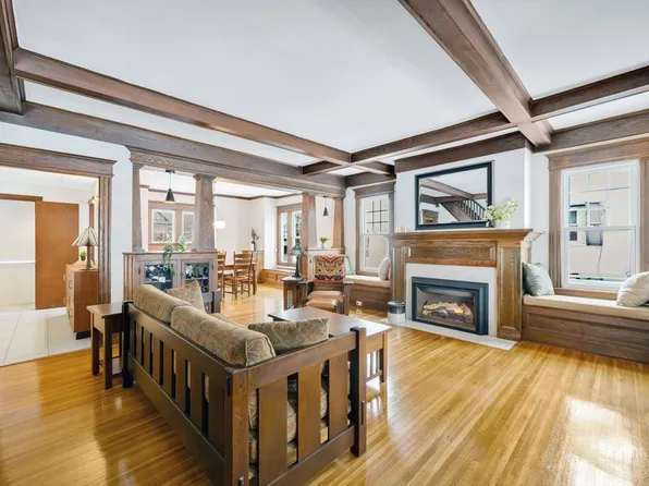 26 Belvidere St, Springfield, MA 01108