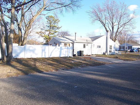 4th image of 2200 1st Ave