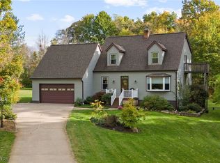 8560 Willow Ln, Chardon, OH 44024