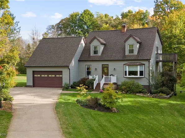 8560 Willow Ln, Chardon, OH 44024
