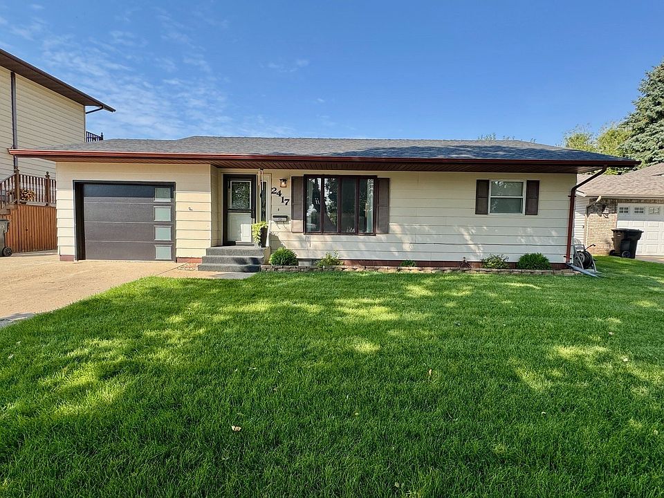 1st image of 2417 7th Ave E