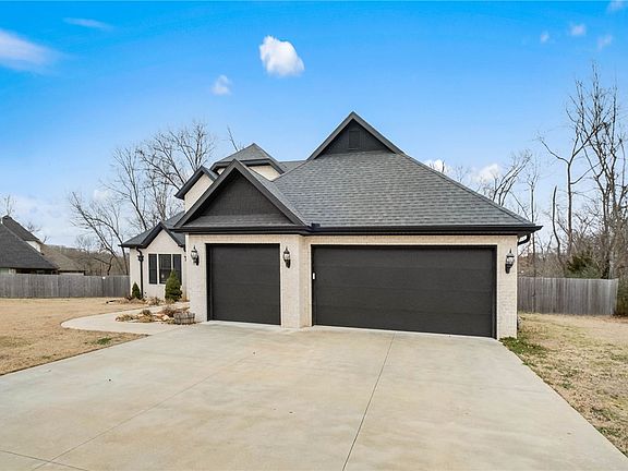 4th image of 12424 Wildwood Dr