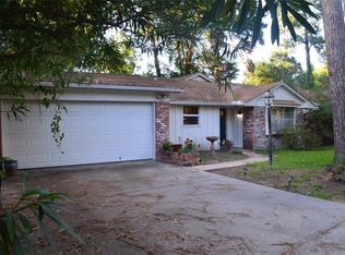 10014 Raritan Dr, Houston, TX 77080