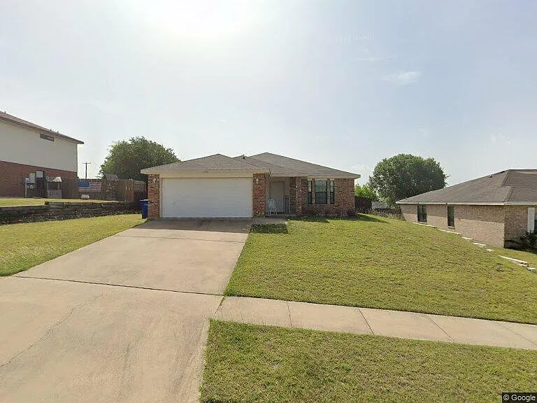 3 bed, 1406 sqft, $1,650 — Photo 2
