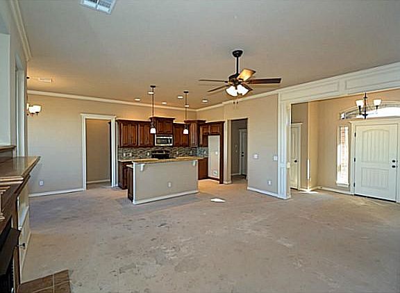 5th image of 14617 Broadway Cir