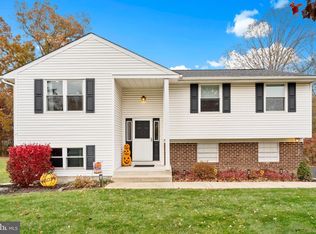 106 Hawthorne Dr, North Wales, PA 19454