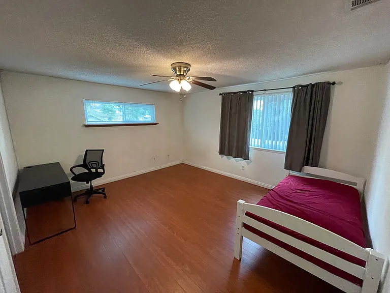 183 Masters Ave — Photo 2