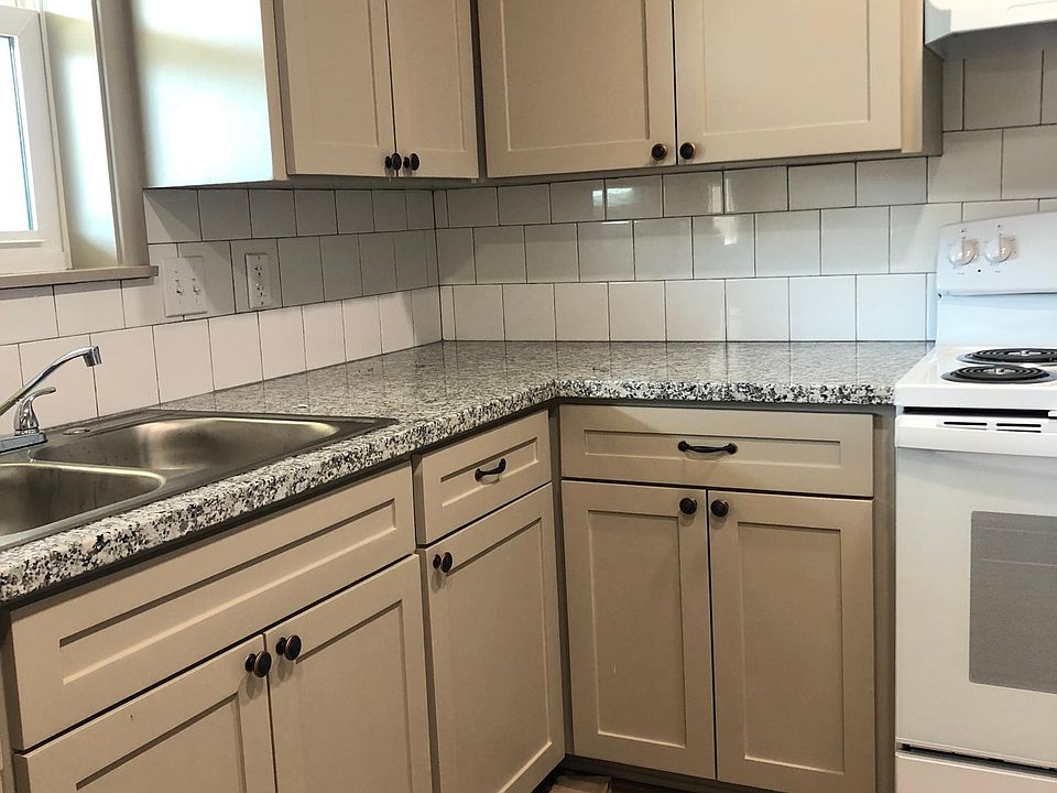 2nd image of 510 E Main St APT 3
