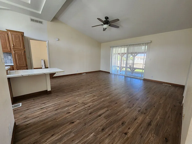 1843 Keyes Rd — Photo 9