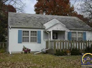 316 SW Hillside Ave, Topeka, KS 66611
