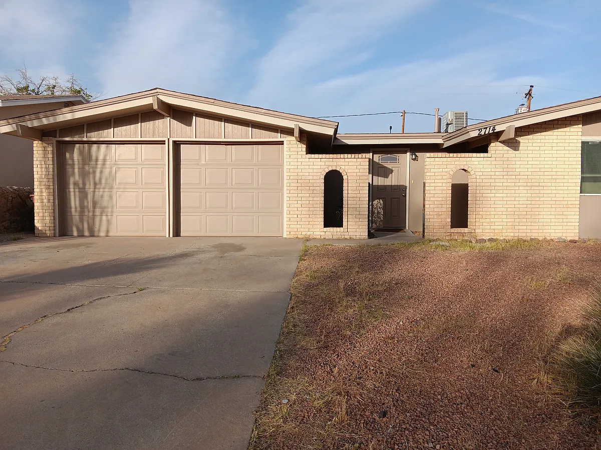 Building Photo - 2714 Crestview Dr