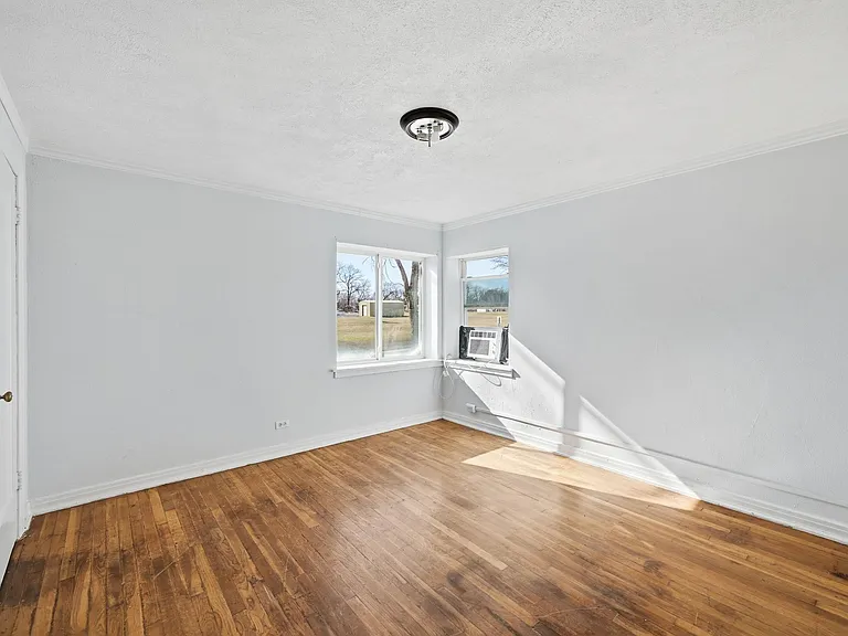 305 W Morton St #307 — Photo 16