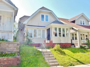 1015 S 33rd St, Milwaukee, WI 53215