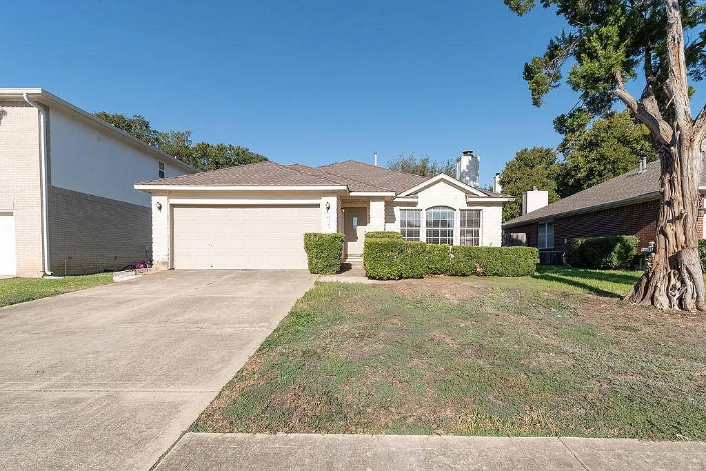 3 bed, 2.0 bath, 1646 sqft, $2,400 — Photo 1