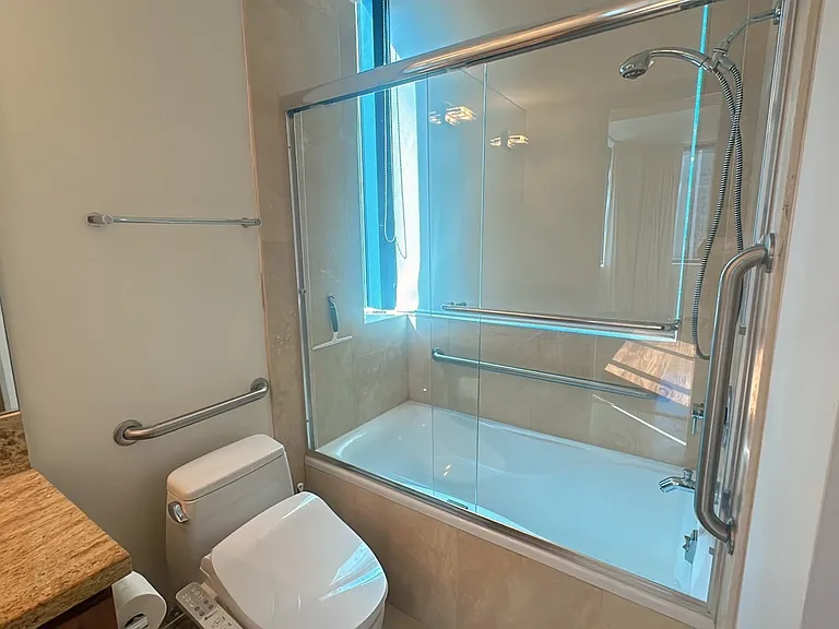 1199 Bishop St #16B — Photo 38