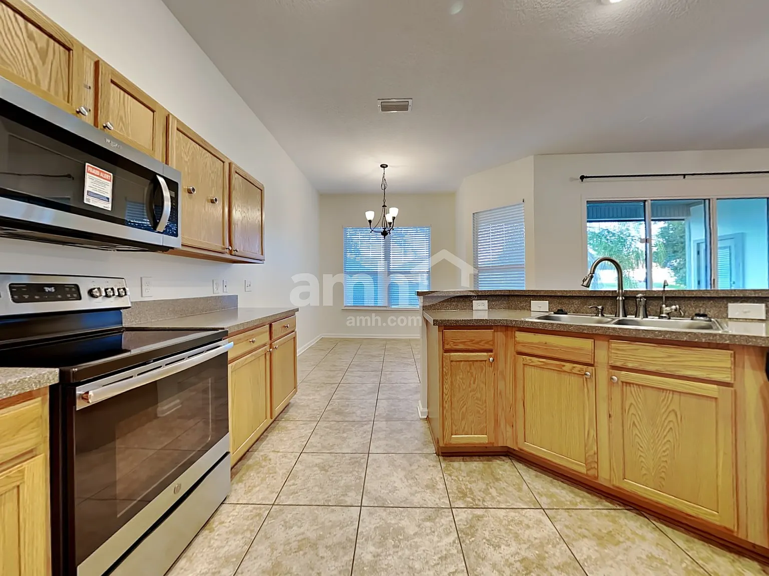4 bed, 2.0 bath, 2144 sqft, $2,355 — Photo 4