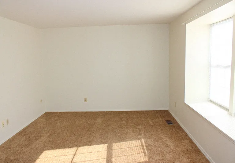 7529 Mount Rainer Dr — Photo 2