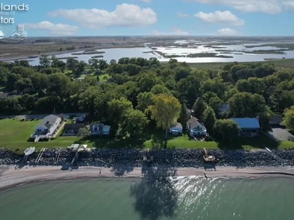 12523 Lagoon Dr, Curtice, OH 43412