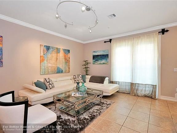 2nd image of 2255 NE 9th Ave #2255