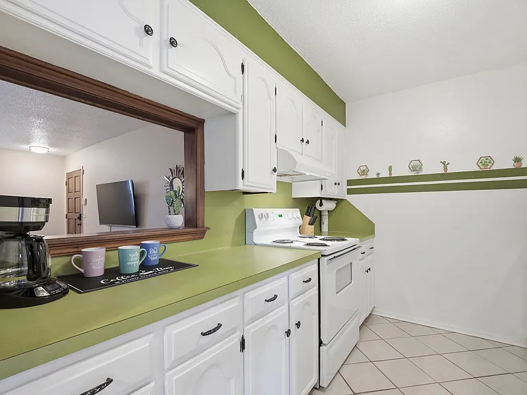 11307 N May Ave #D — Photo 12