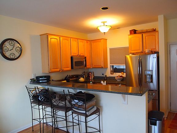 5th image of 2840 N Lincoln Ave APT H1