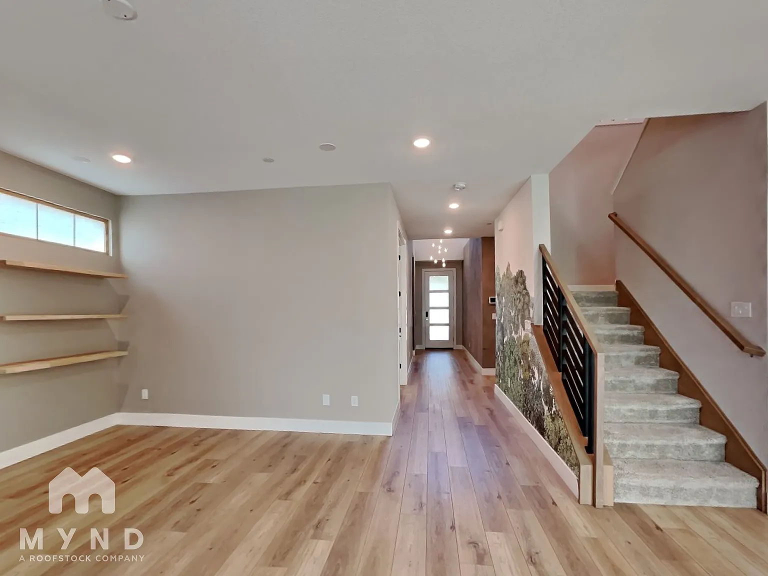 3 bed, 3.0 bath, 2700 sqft, $3,275 — Photo 4