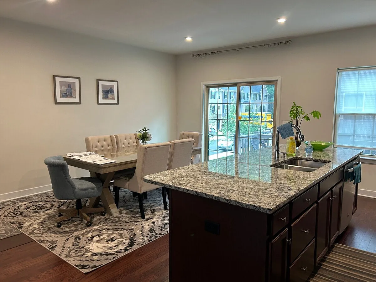 1 bed, 3.5 bath, 2179 sqft, $1,300 — Photo 2