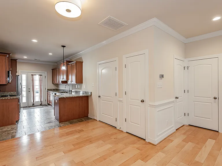 7380 Pebble Lake Dr — Photo 14