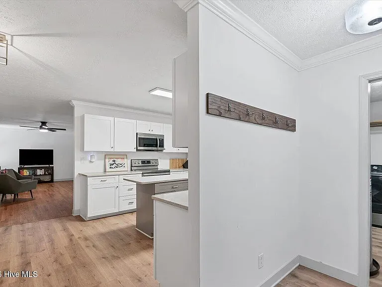 109 Grampian Way — Photo 38