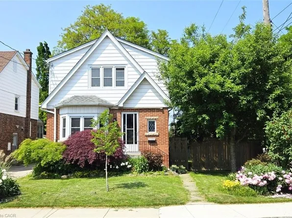 104 Glen Rd, Hamilton, ON L8S 3M9