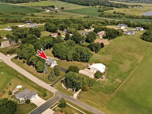 700 8th St SW, Pine Island, MN 55963