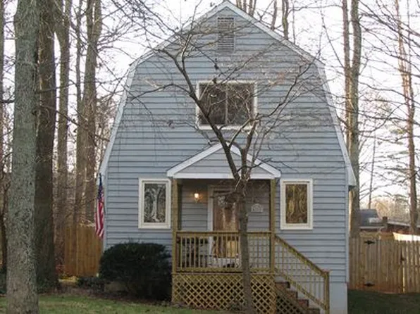 4580 Piccadilly Ln, Winston Salem, NC 27104