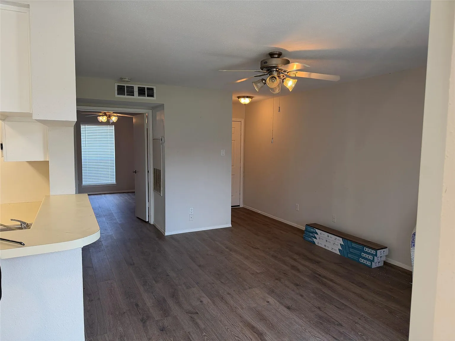 1 bed, 1.0 bath, 685 sqft, $1,100 — Photo 4