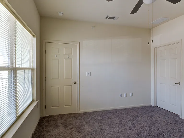 Residences of Long Branch — Photo 8