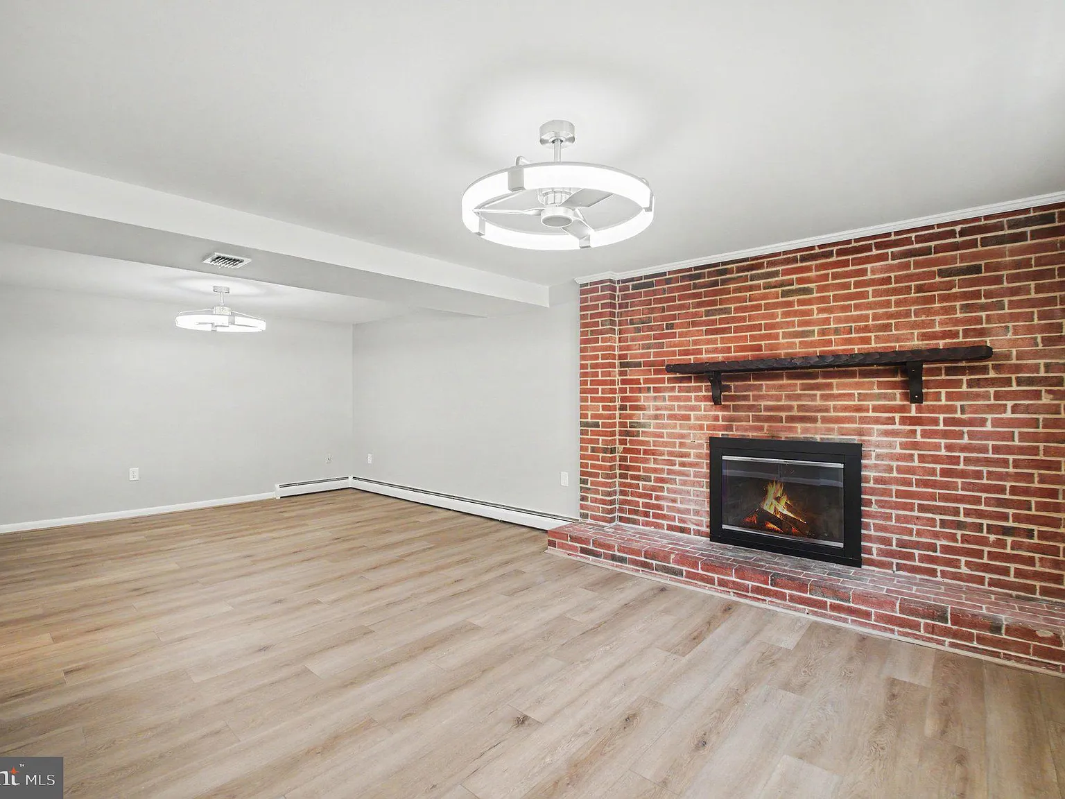 4 bed, 2.5 bath, 1784 sqft, $2,995 — Photo 4