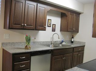 5641 SW Foxcroft Cir S APT 3, Topeka, KS 66614