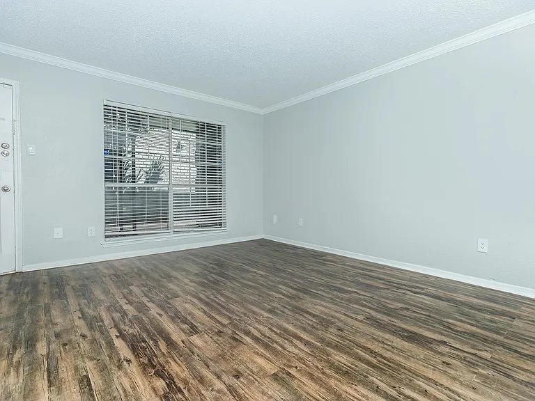 Galleria Flats Apartments — Photo 6