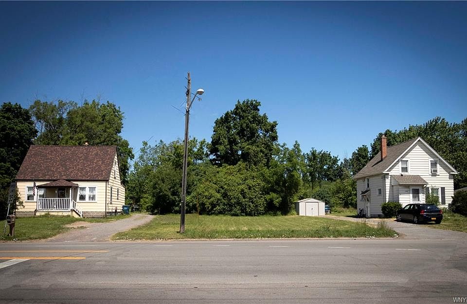 2nd image of 7006-7016 Packard Rd
