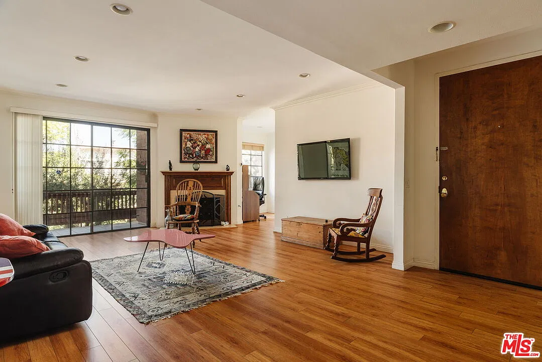 2 bed, 2.0 bath, 1753 sqft, $4,750 — Photo 2