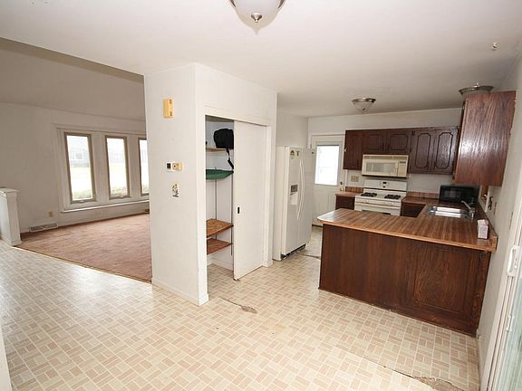 4th image of 8645 South Riverton ROAD