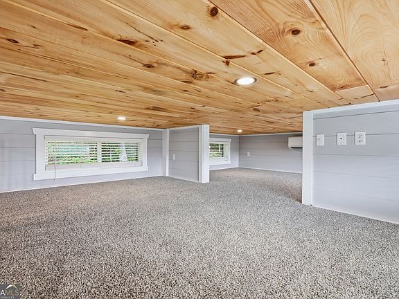 4th image of 527 Saunders Rd Lot 9