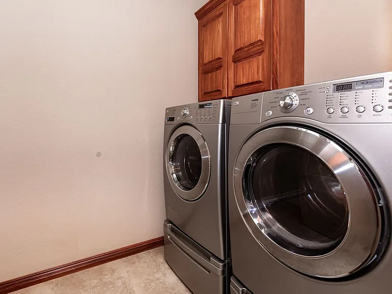 3902 Banbury Dr — Photo 15