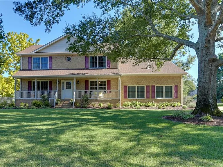 2209 S Pastures Ln — Photo 1