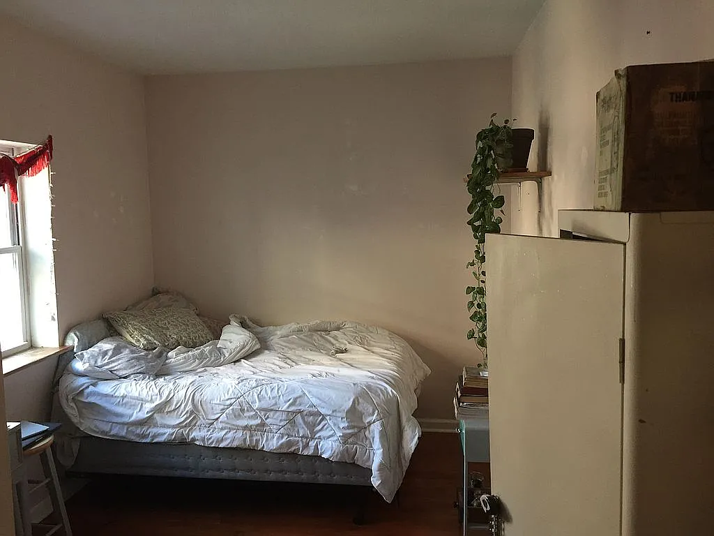 122 W Girard Ave photo 1