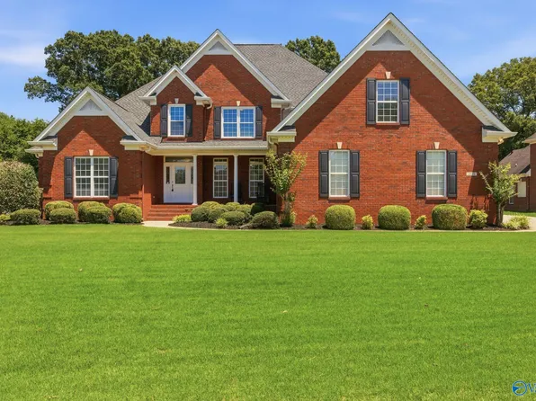 2018 Englewood Pl, Decatur, AL 35603