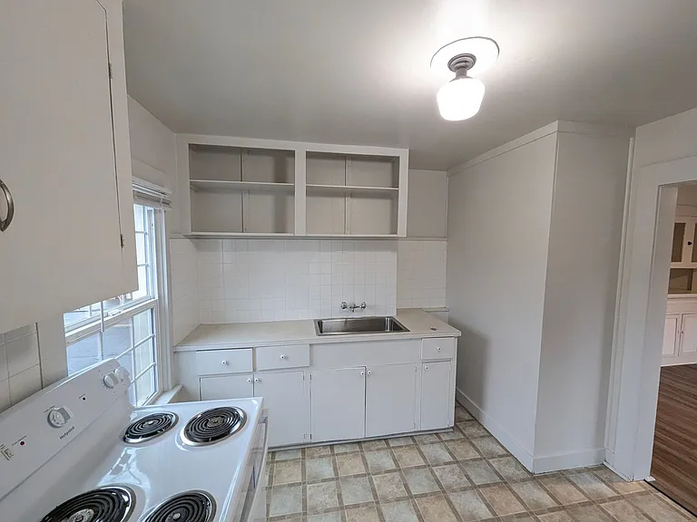 4712-16 SE Belmont St — Photo 2